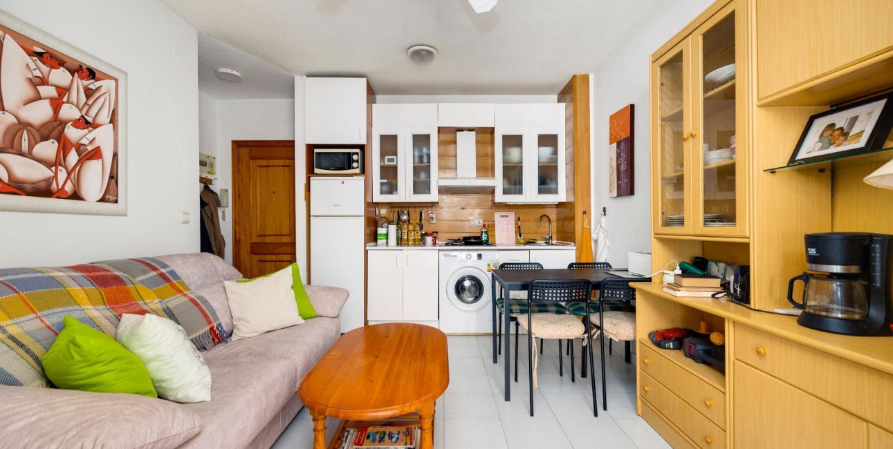 Resale - Apartment / flat -
Torrevieja - Playa del Cura