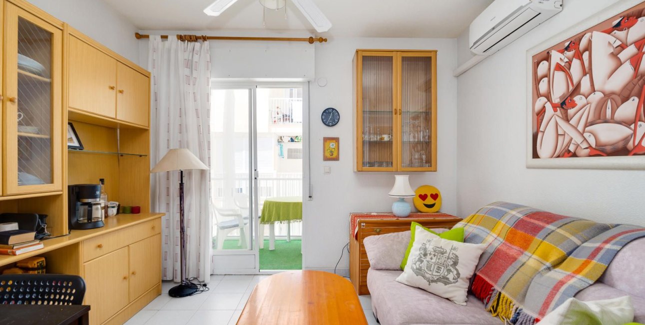 Resale - Apartment / flat -
Torrevieja - Playa del Cura