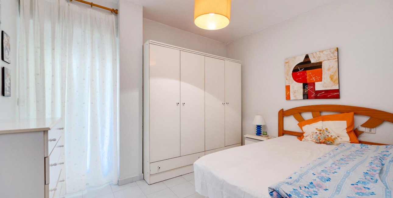 Resale - Apartment / flat -
Torrevieja - Playa del Cura