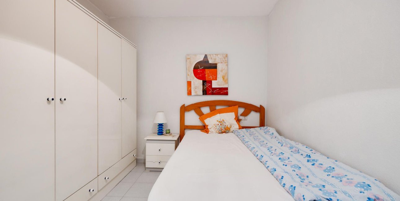 Resale - Apartment / flat -
Torrevieja - Playa del Cura