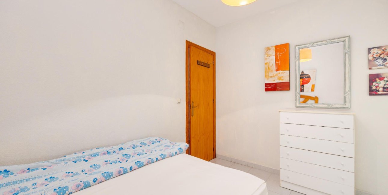 Resale - Apartment / flat -
Torrevieja - Playa del Cura