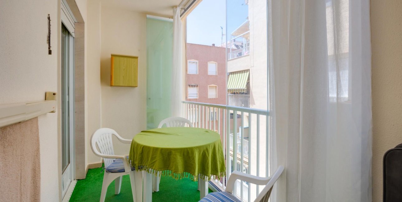 Resale - Apartment / flat -
Torrevieja - Playa del Cura