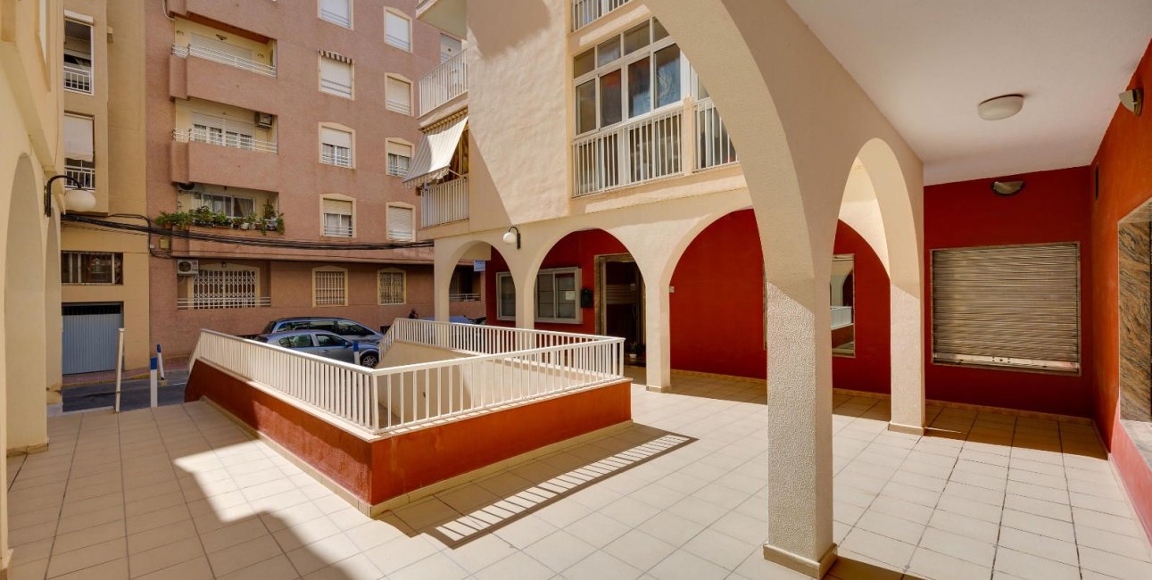 Resale - Apartment / flat -
Torrevieja - Playa del Cura