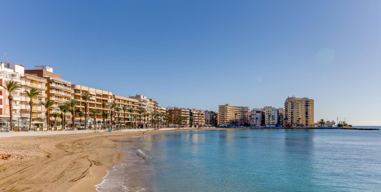 Resale - Apartment / flat -
Torrevieja - Playa del Cura