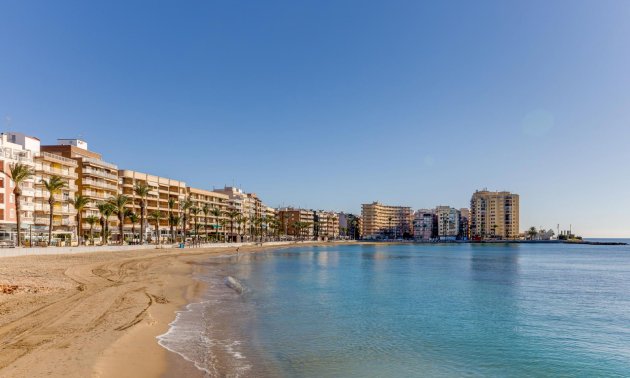 Resale - Apartment / flat -
Torrevieja - Playa del Cura