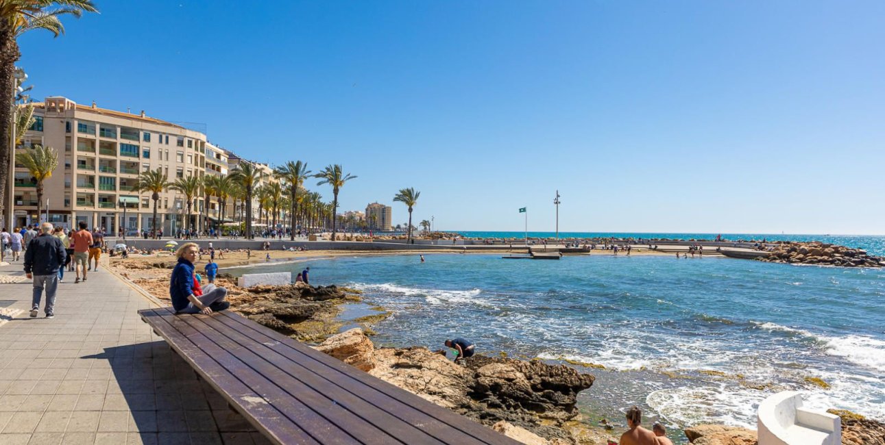 Resale - Apartment / flat -
Torrevieja - Playa del Cura