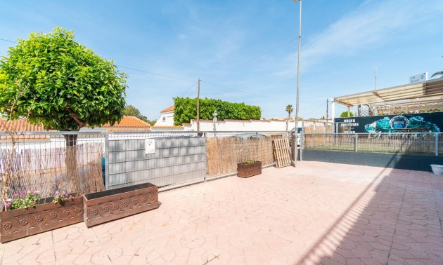 Long Term Rental - Commercial -
San Fulgencio - URB. LA MARINA