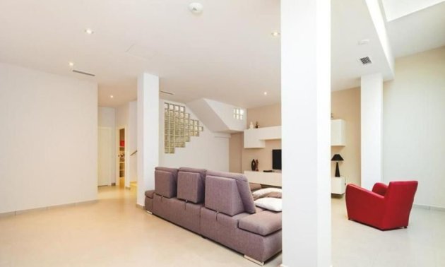 Resale - Villa -
Torrevieja - Aguas Nuevas