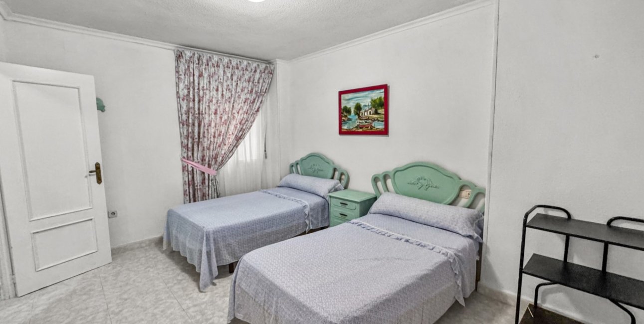 Rynek wtórny - Mieszkanie  -
Torrevieja - Playa Los Locos