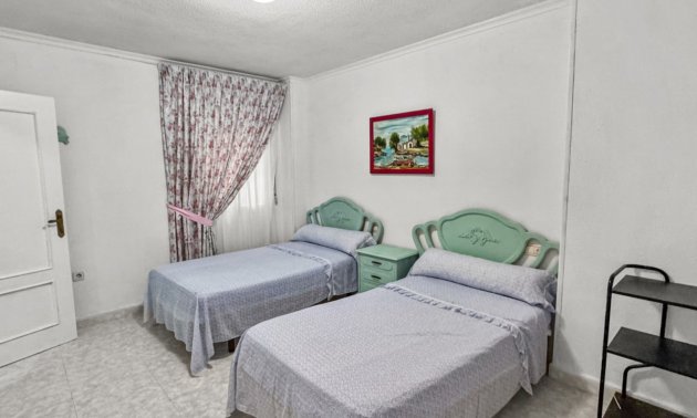 Rynek wtórny - Mieszkanie  -
Torrevieja - Playa Los Locos