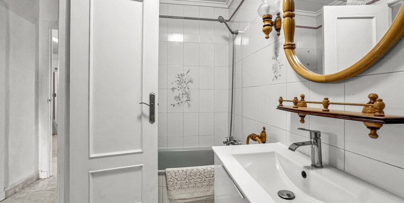 Rynek wtórny - Mieszkanie  -
Torrevieja - Playa Los Locos