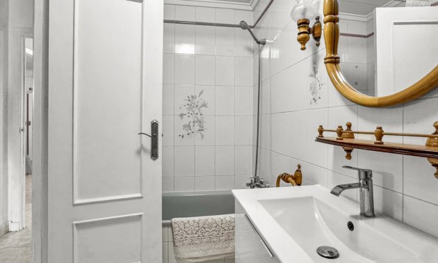 Rynek wtórny - Mieszkanie  -
Torrevieja - Playa Los Locos