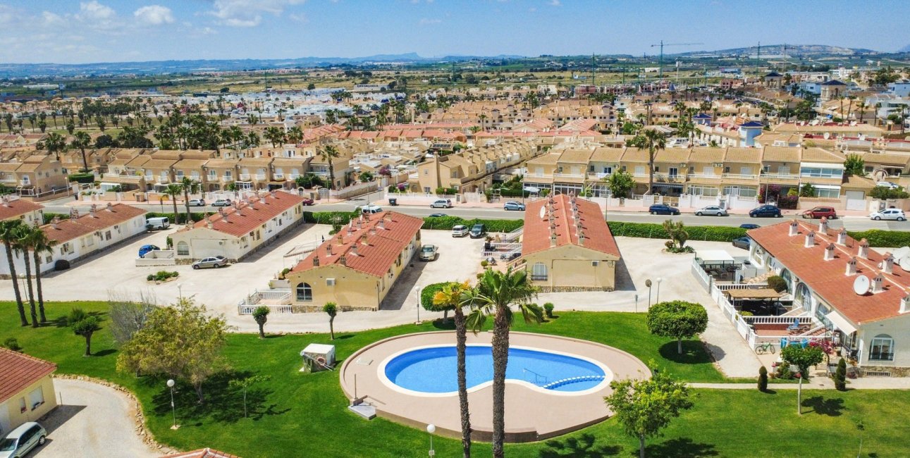 Resale - Bungalow -
Ciudad Quesada - Doña Pepa