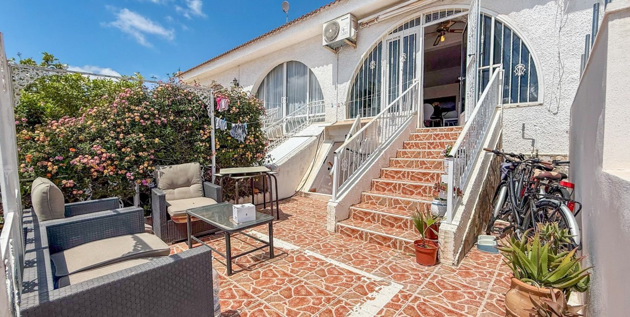 Resale - Townhouse -
Ciudad Quesada - Doña Pepa