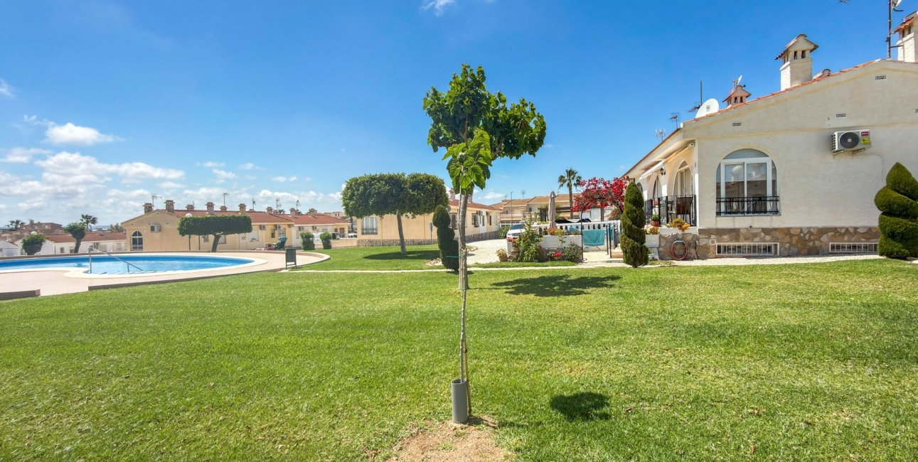 Resale - Townhouse -
Ciudad Quesada - Doña Pepa