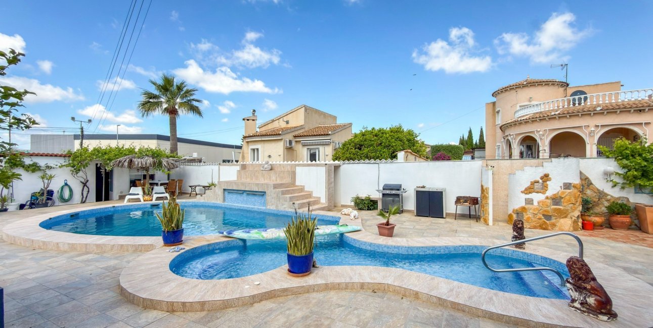 Resale - Villa -
Ciudad Quesada - Ciudad Quesada - Town