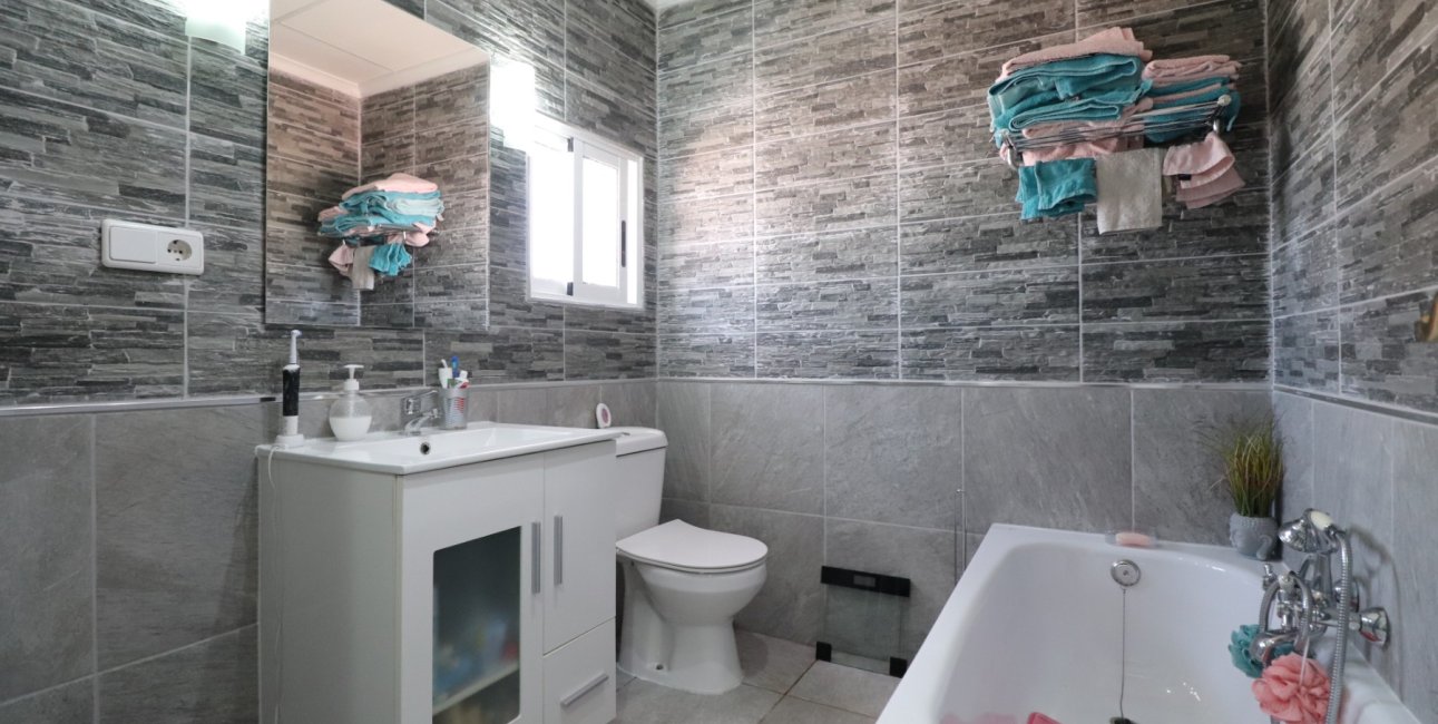 Rynek wtórny - Dom  -
Benferri - Benferri - Country