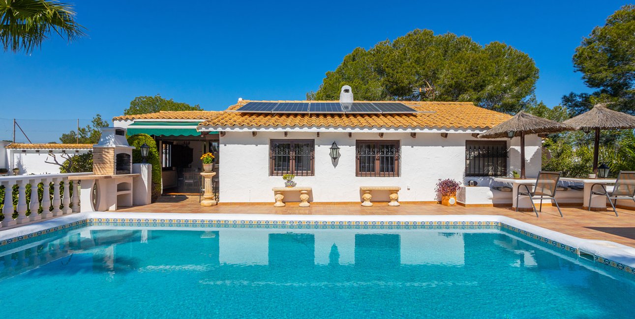 Resale - Villa -
Orihuela Costa - Villamartin