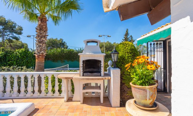 Resale - Villa -
Orihuela Costa - Villamartin