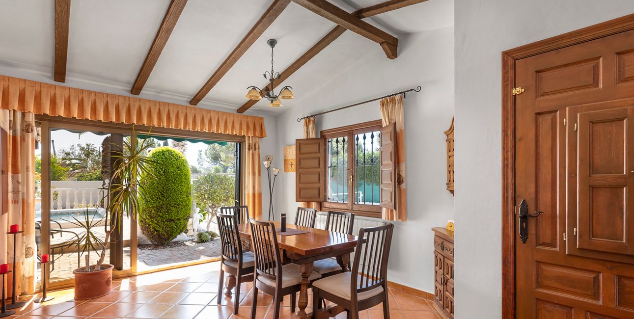 Resale - Villa -
Orihuela Costa - Villamartin