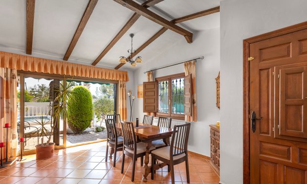 Resale - Villa -
Orihuela Costa - Villamartin