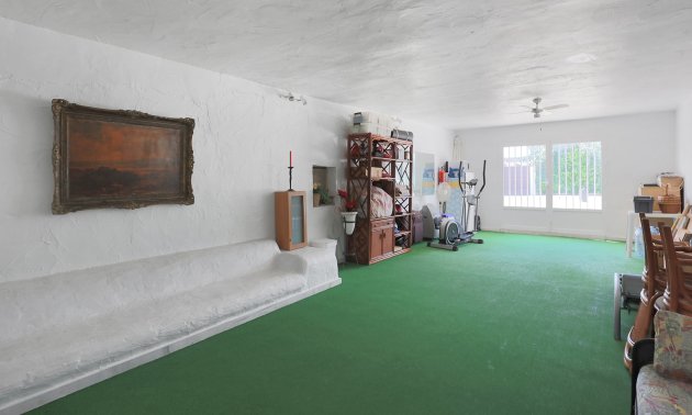 Resale - Villa -
Orihuela Costa - Villamartin