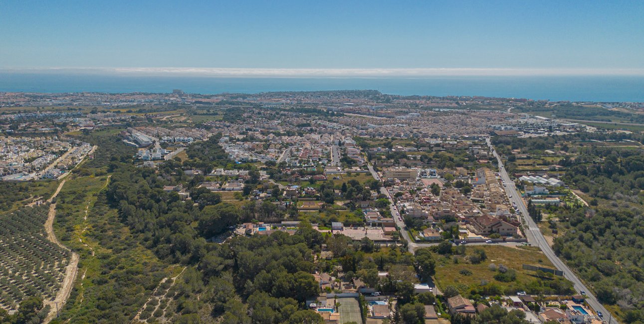 Resale - Villa -
Orihuela Costa - Villamartin