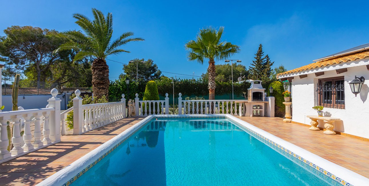 Resale - Villa -
Orihuela Costa - Villamartin
