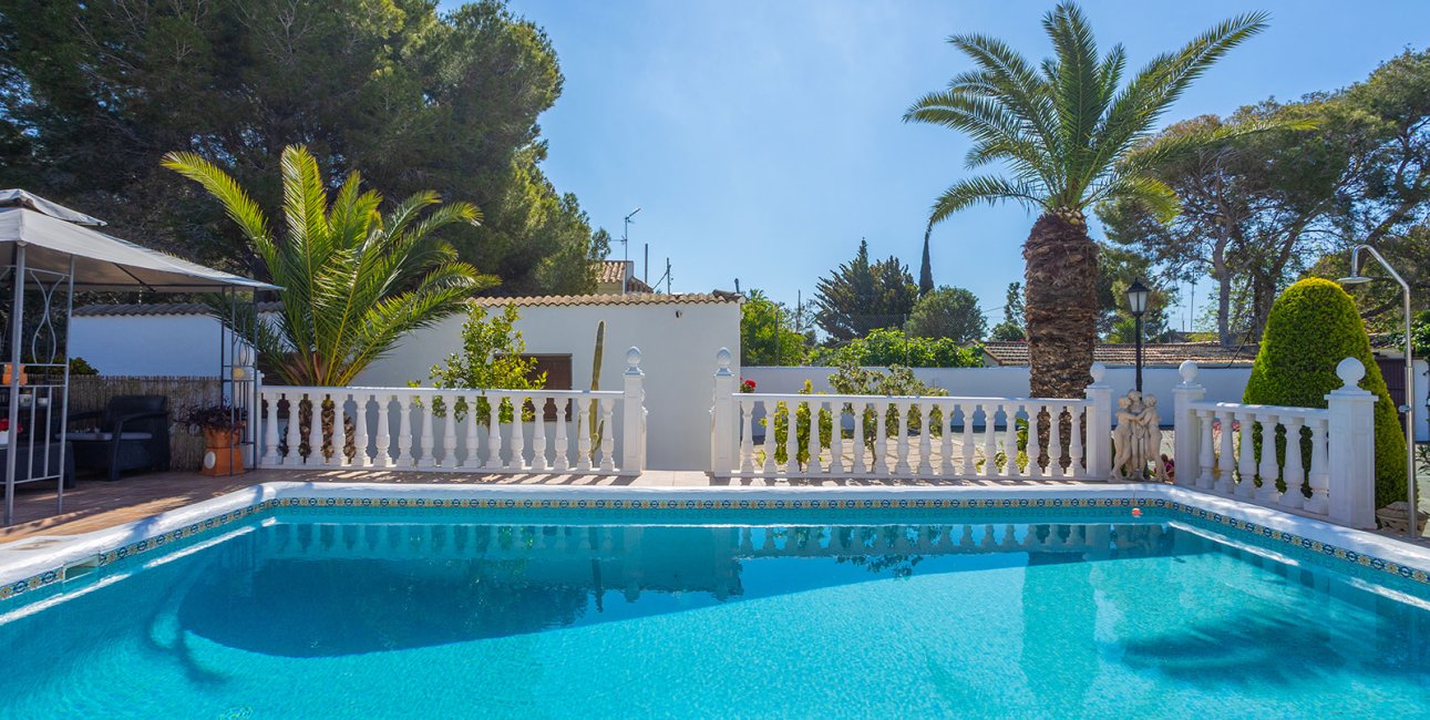 Resale - Villa -
Orihuela Costa - Villamartin