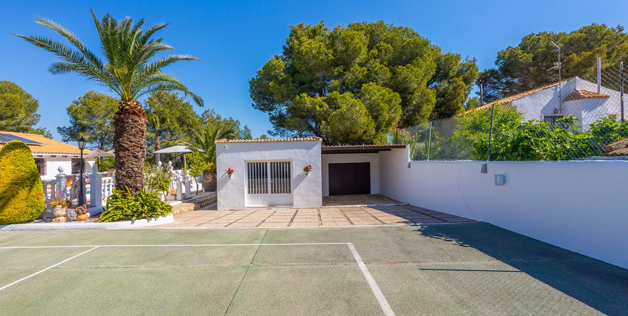 Resale - Villa -
Orihuela Costa - Villamartin