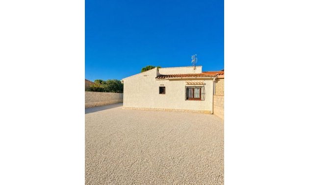 Resale - Villa -
Torrevieja - Aguas Nuevas