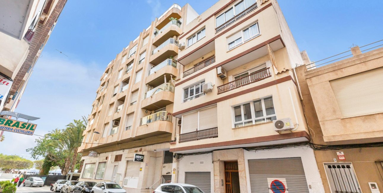 Resale - Apartment / flat -
Torrevieja - Paseo maritimo