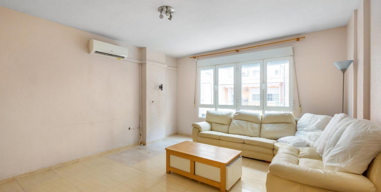 Resale - Apartment / flat -
Torrevieja - Paseo maritimo