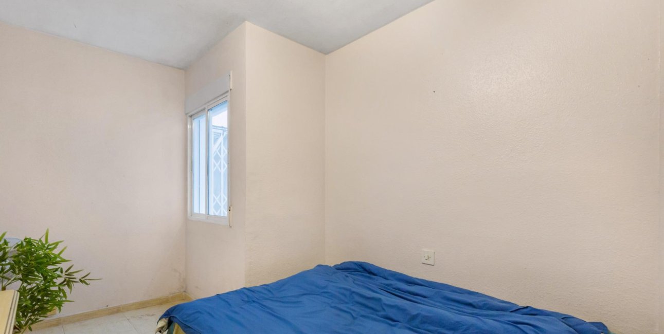 Resale - Apartment / flat -
Torrevieja - Paseo maritimo