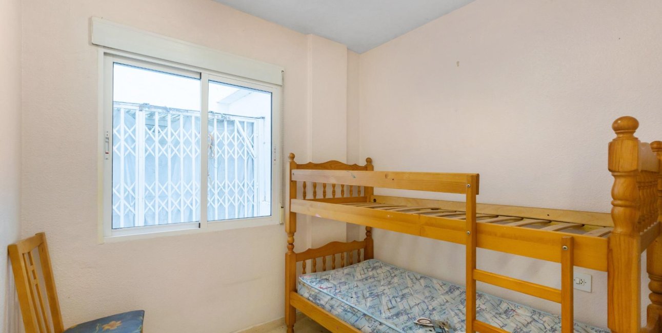 Resale - Apartment / flat -
Torrevieja - Paseo maritimo