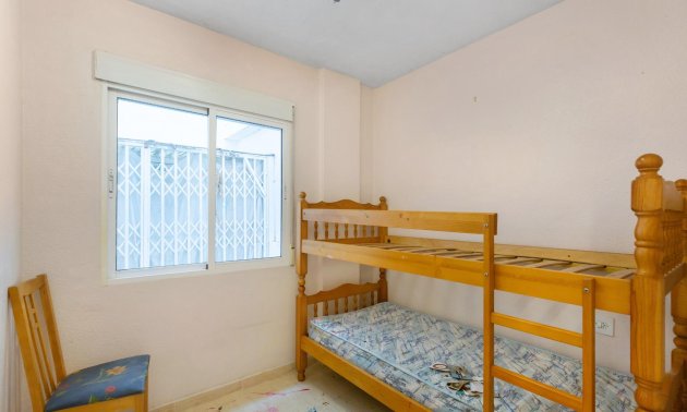 Resale - Apartment / flat -
Torrevieja - Paseo maritimo