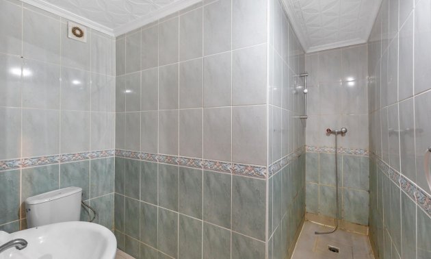 Resale - Apartment / flat -
Torrevieja - Paseo maritimo