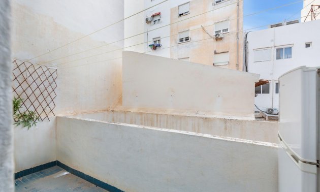 Resale - Apartment / flat -
Torrevieja - Paseo maritimo