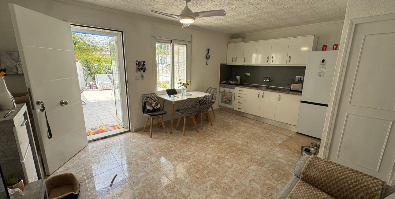 Resale - Bungalow -
Torrevieja - Torretas  - La Siesta - El Limonar