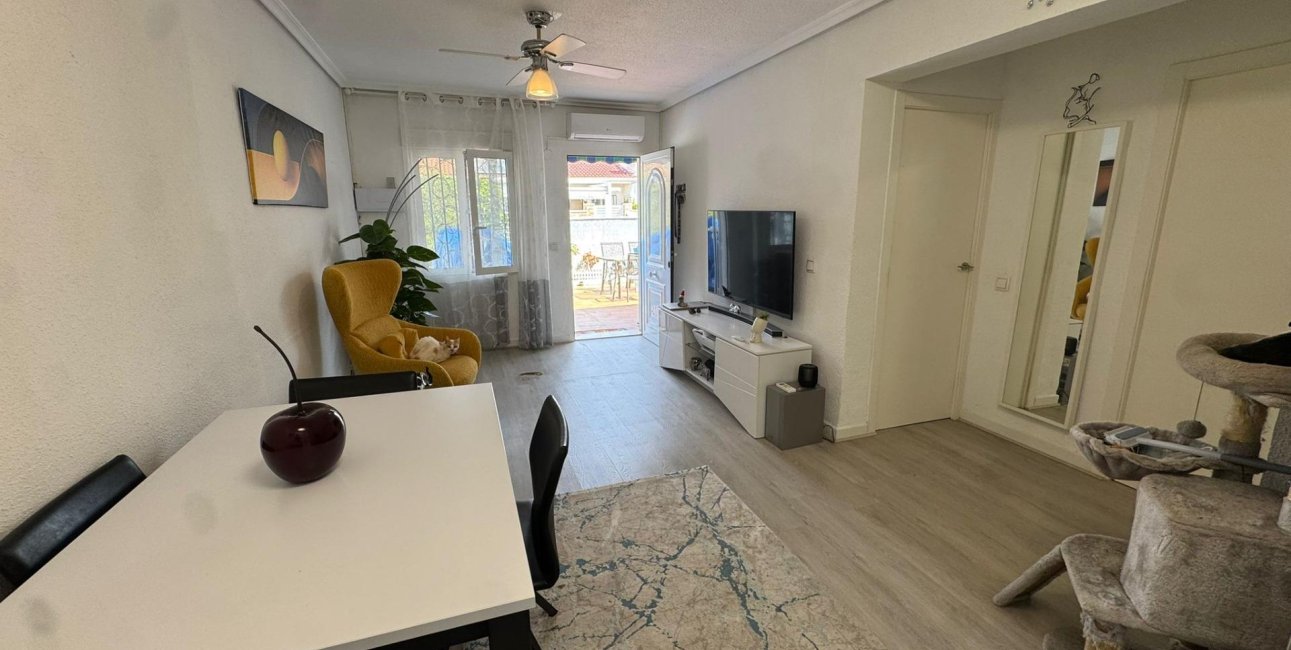 Rynek wtórny - Bungalowy -
Torrevieja - Torretas - La Siesta - El Limonar