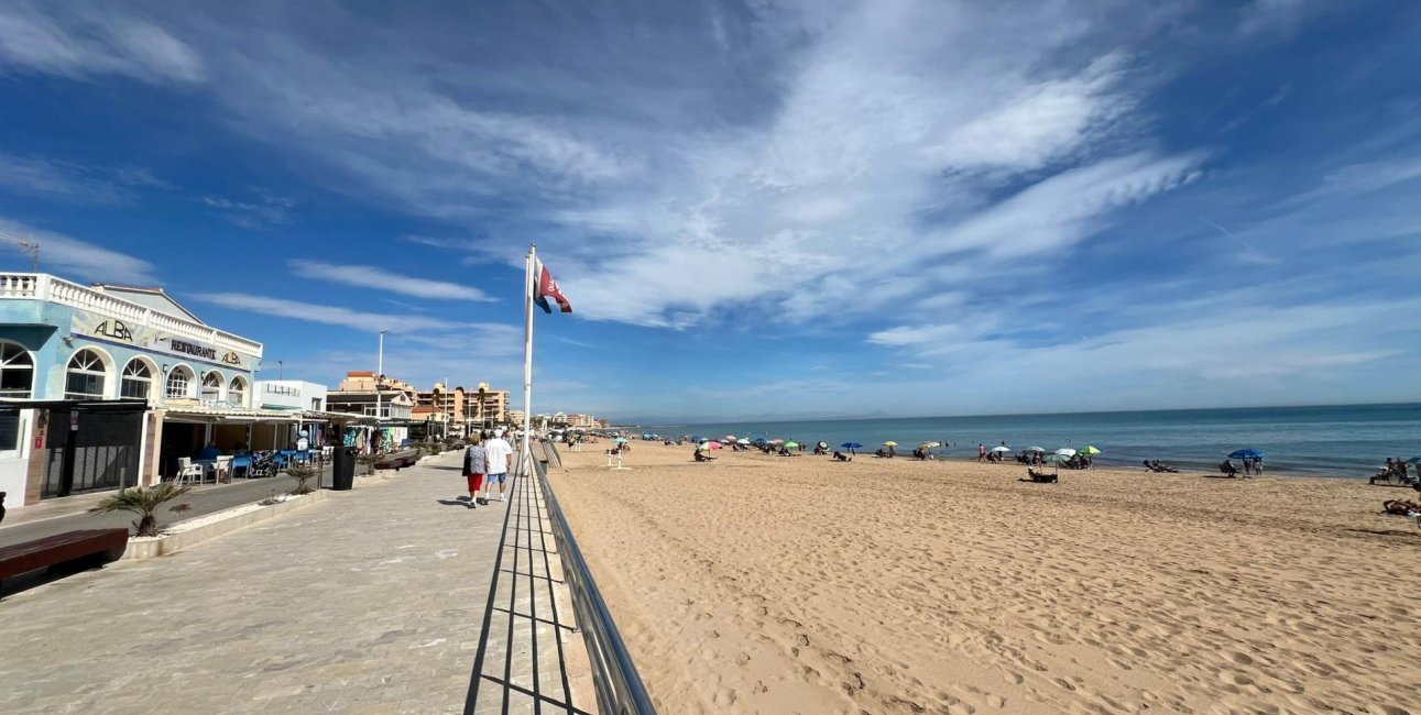 Rynek wtórny - Villa de Lujo -
Torrevieja - La Mata