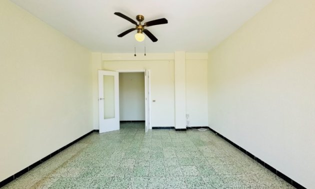 Resale - Apartment / flat -
Torrevieja - La Mata