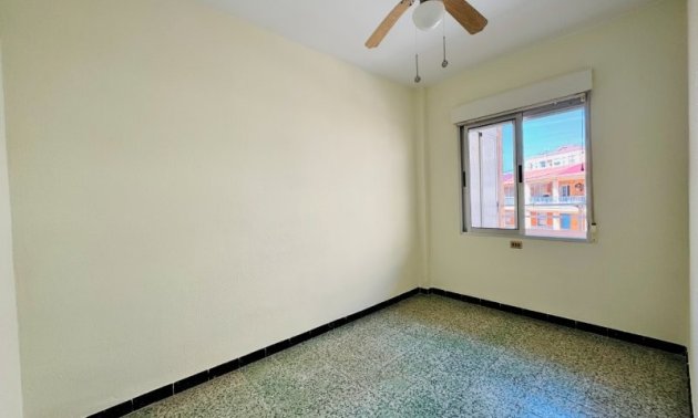 Resale - Apartment / flat -
Torrevieja - La Mata