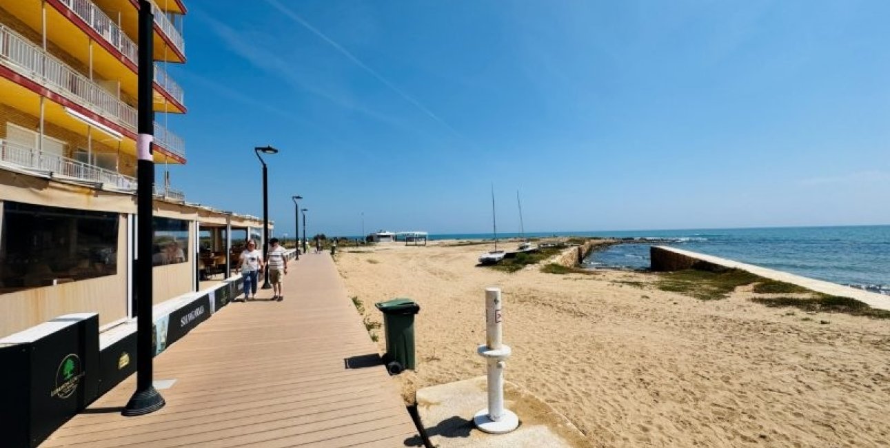 Resale - Apartment / flat -
Torrevieja - La Mata