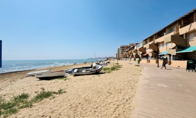 Resale - Apartment / flat -
Torrevieja - La Mata