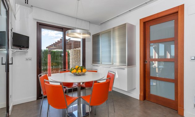 Resale - Villa -
Algorfa - La Finca Golf Resort