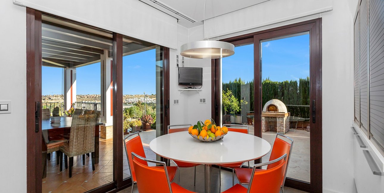 Resale - Villa -
Algorfa - La Finca Golf Resort