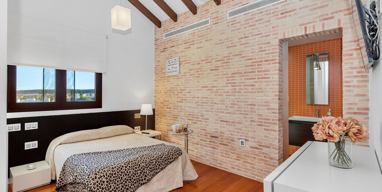 Resale - Villa -
Algorfa - La Finca Golf Resort