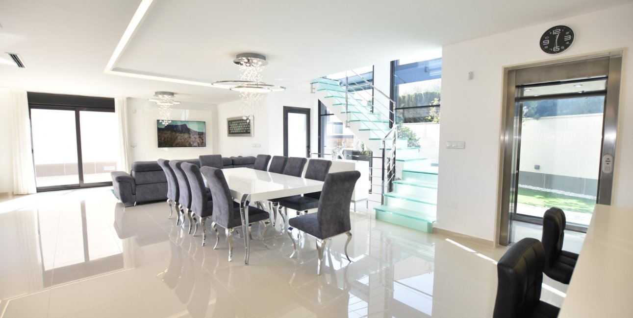 Resale - Villa -
San Miguel de Salinas - La Cañada - Los Alcores
