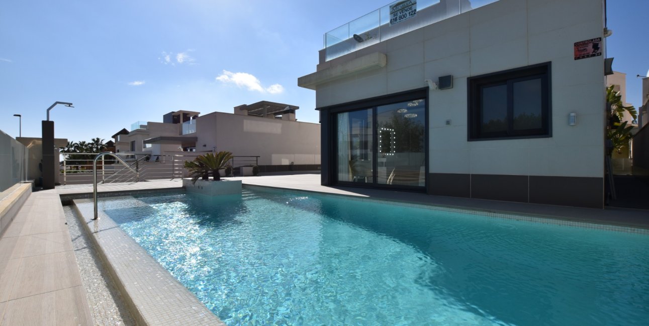Resale - Villa -
San Miguel de Salinas - La Cañada - Los Alcores
